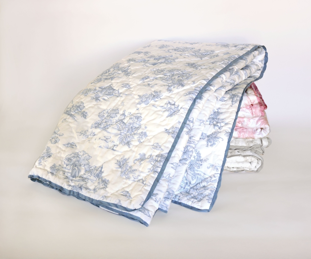 storyland toile quilts